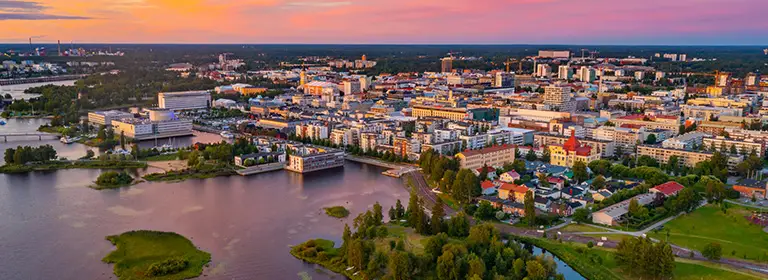 Oulun kaupunki kesällä